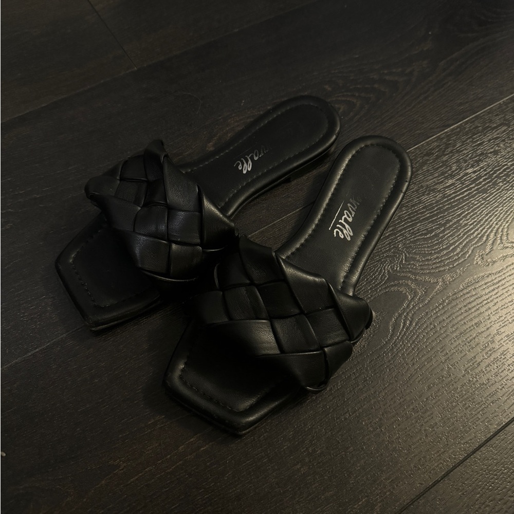 L'intervalle Ionna Sandals/Slippers